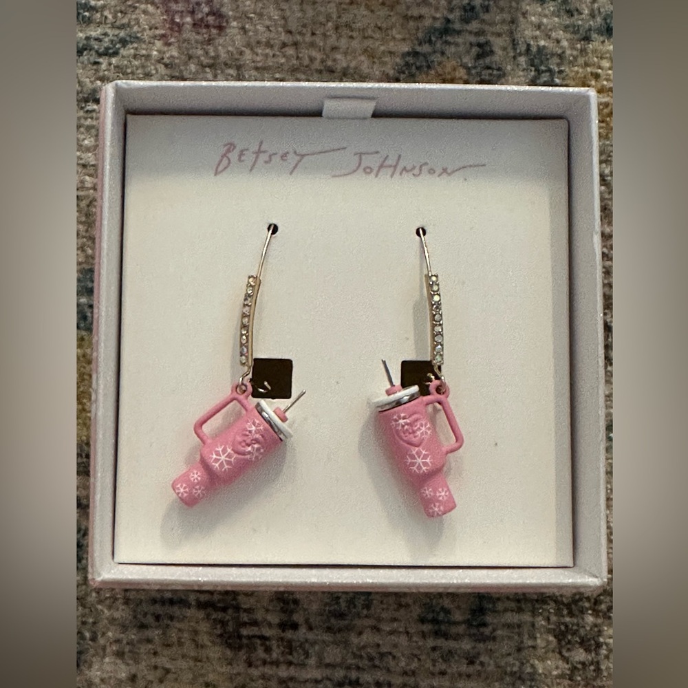 Betsey Johnson Snowflake Pink Stanley Style Tumbler Cup in Gold Tone Earrings